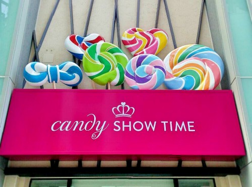 CANDY SHOW TIME  The Park Front Hotel